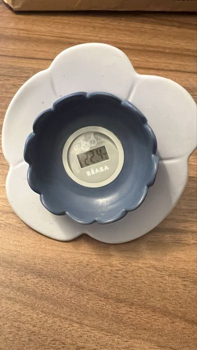 Termómetro de banho "nenúfar", da BEABA