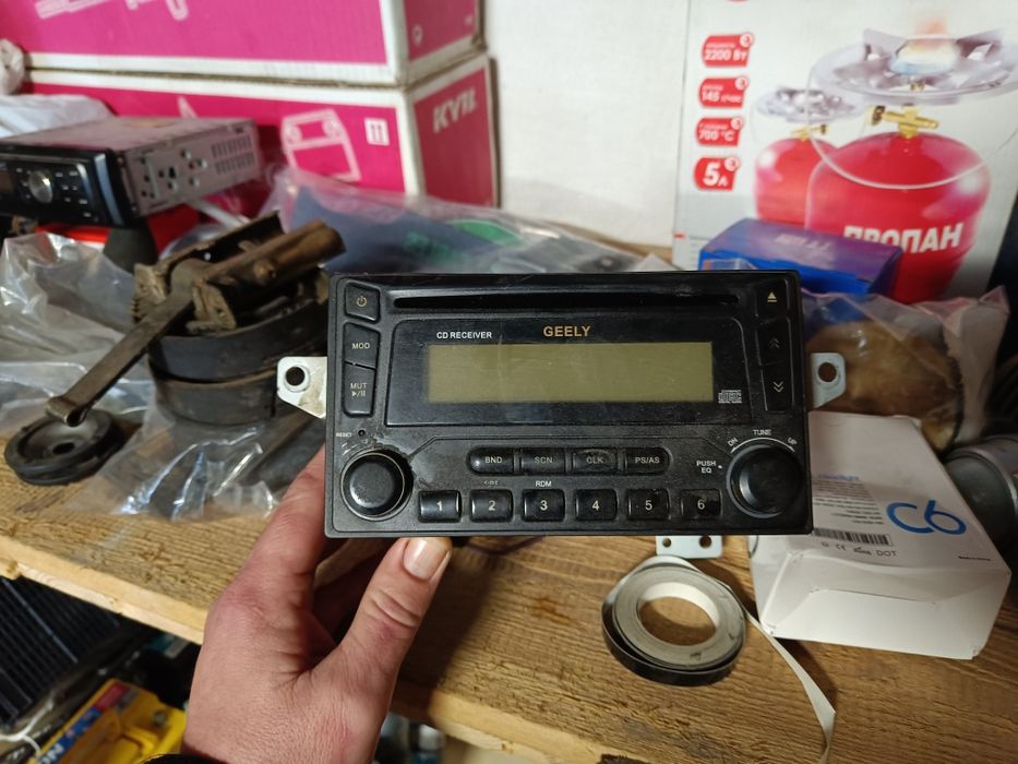 Продам запчастини на Джили СК