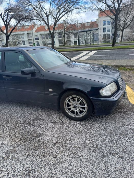 Para venda mercedes c 220