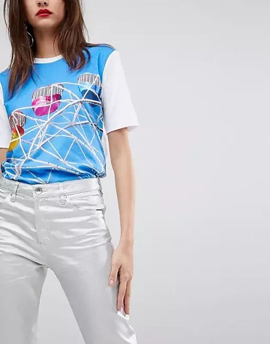 Джинсы бойфренды Love Moschino