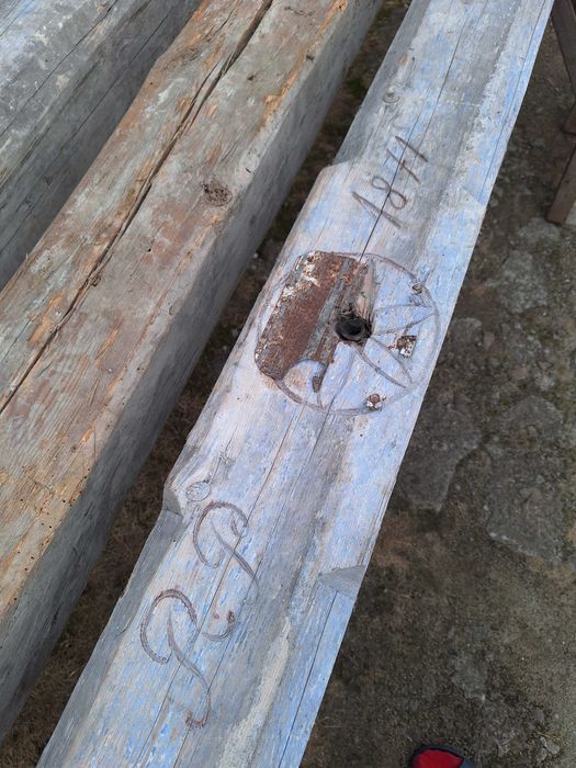 Stare belki ponad 150letnie sosnowe ciosane