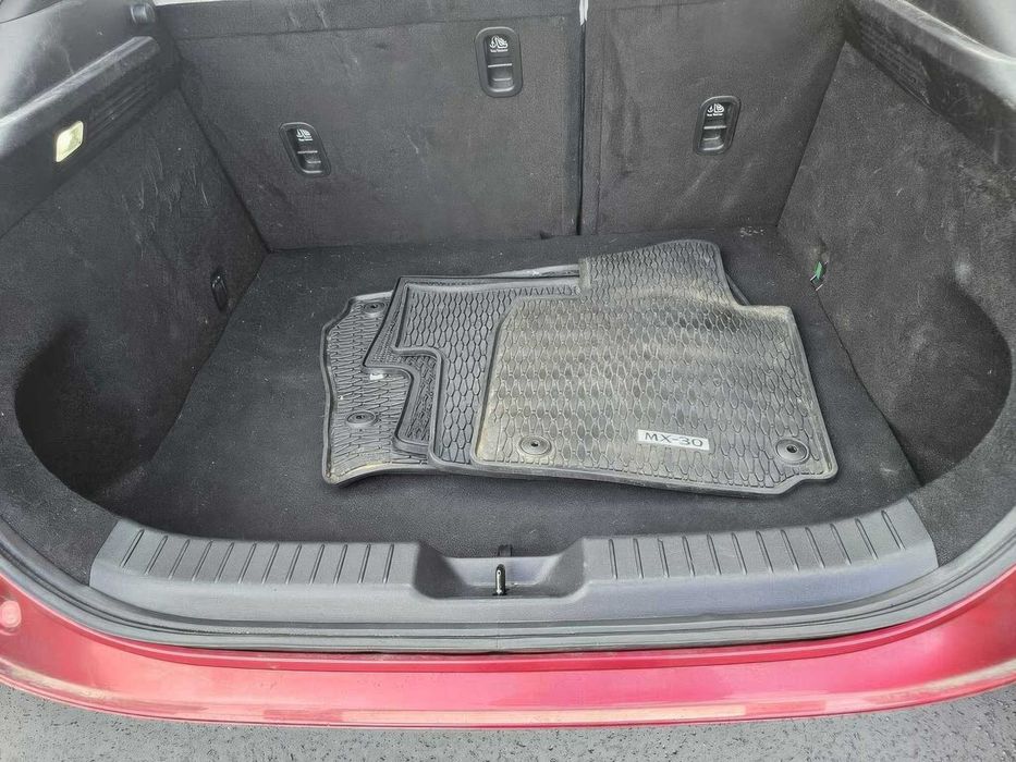 Mazda MX-30      2022