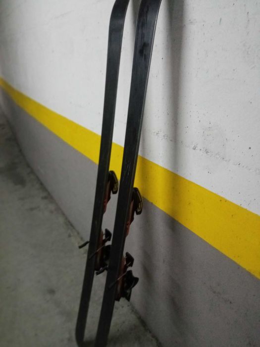 Skis Salomon Verse comprimento 170 e Bastões Salomon, usados