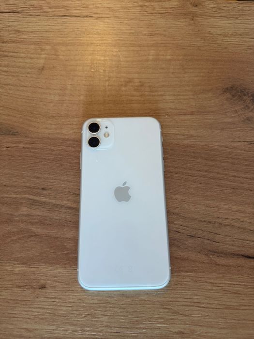 Продається iPhone 11 в ідеальному стані.