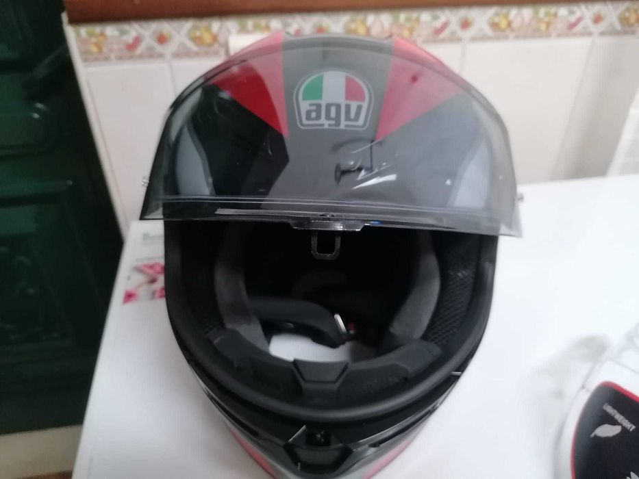 Capacete AGV com Auricular Bluetooth + Viseira Extra para o Sol - Novo