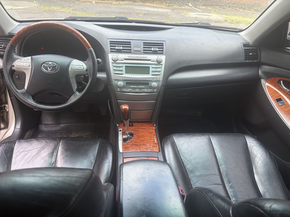 Toyota Camry 3.5 2008року