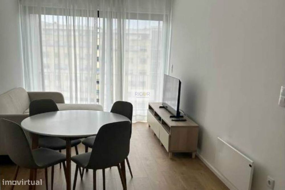 Apartamento T1 com varanda às faculdades e Hospital de São João