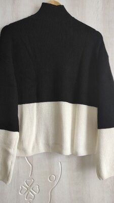 Теплий модний светр рукава кльош 42р