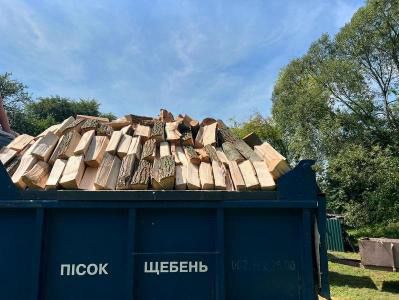 Дрова порода бук граб дуб також береза осика