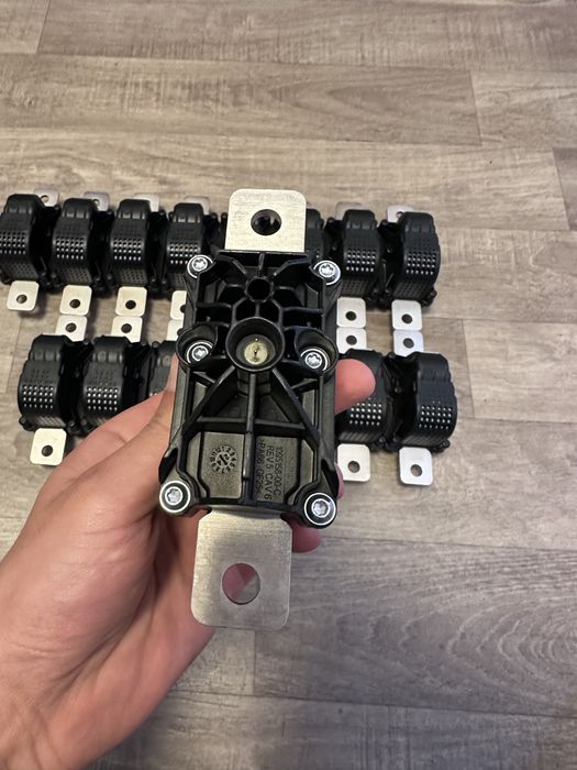 Tesla Model 3 Y піропатрон батареї оригінал б/у Тесла зачастини