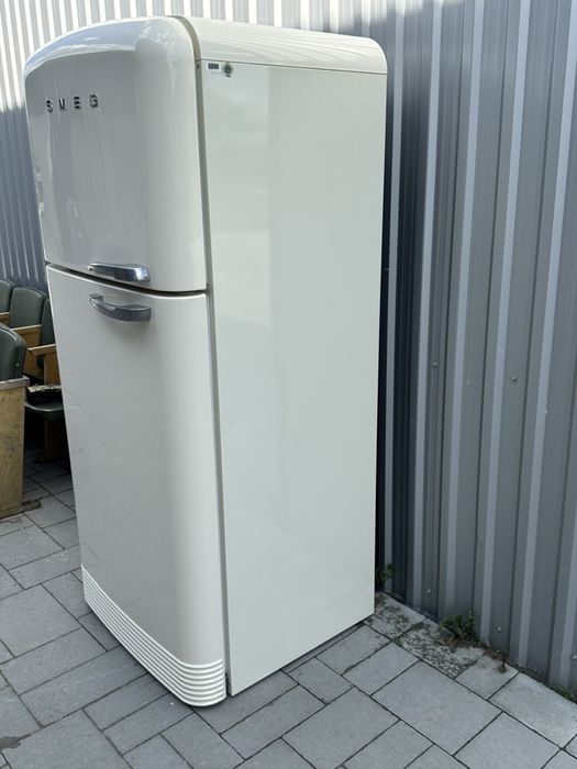 Широкий ретро холодильник Smeg FAB50PS