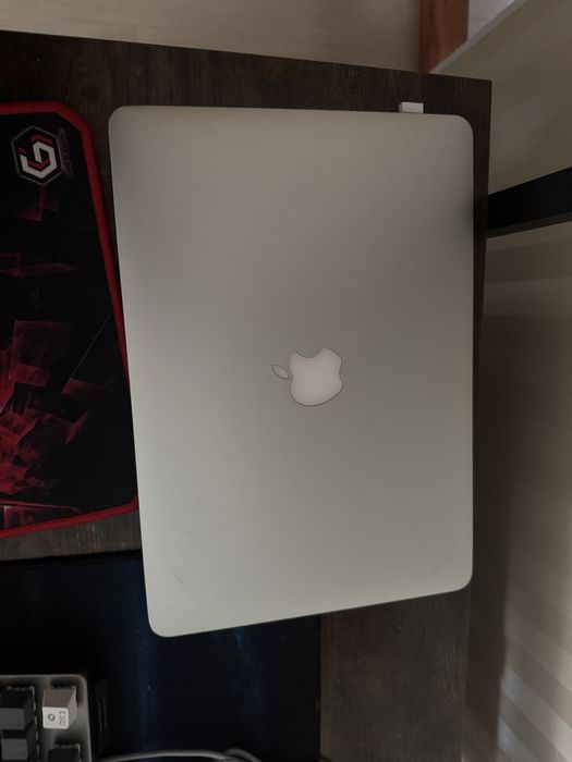 MacBook Air (13-inch, 2017)