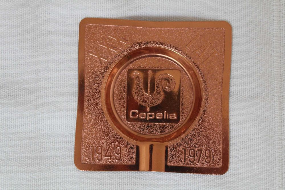 popielniczka Cepelia PRL lata 70 nieużywana stara metal metalowa