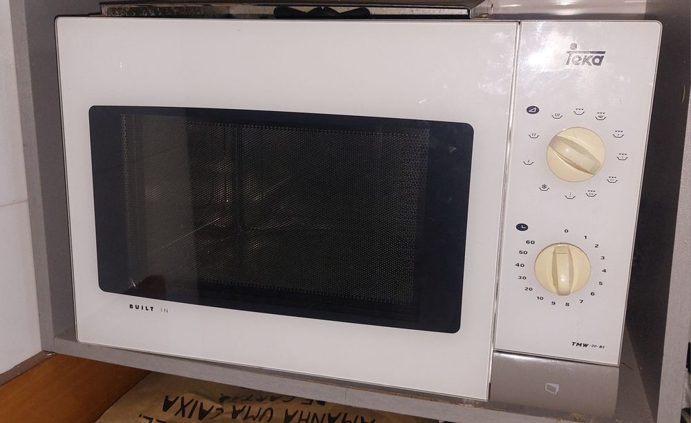 Microondas encastre Teka TMW-20-B1 em bom estado | Maia