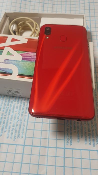 Самсунг  а40. 4/64