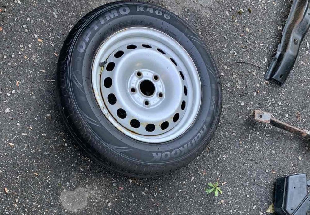 Продам оригинальную запаску VW caddy Hankook Optimo K406