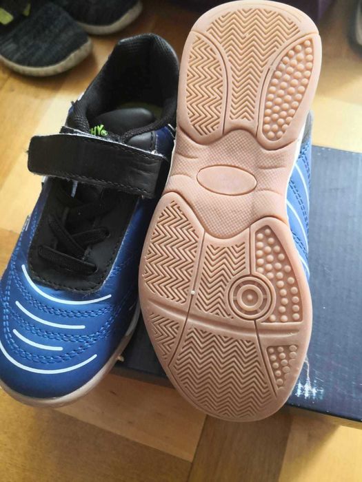 Buty halówki chłopięce lub na gimnastykę r 29 dł 19cm