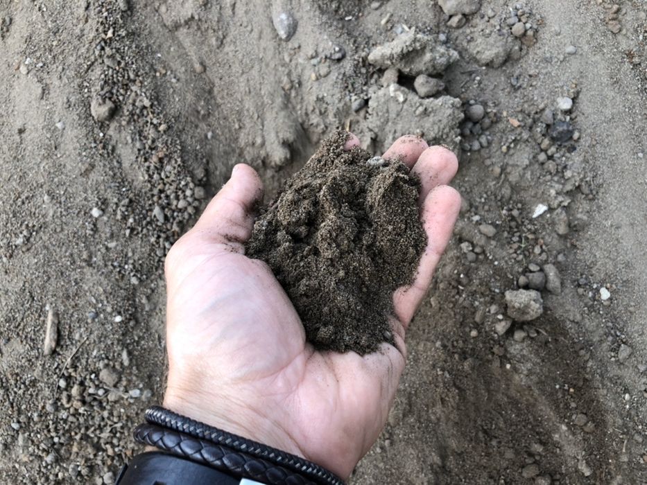 Ziemia ogrodowa mała wywrotka