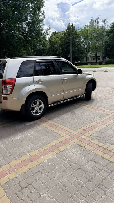 Продам Suzuki granb vitara 2.0 2009 сузукі