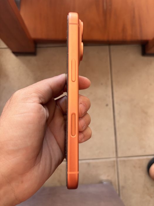 Iphone 17" pro 256gb Laranja.