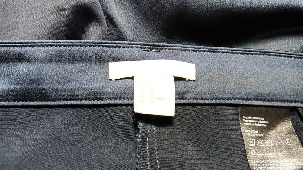 Calções em azul escuro da H&!M