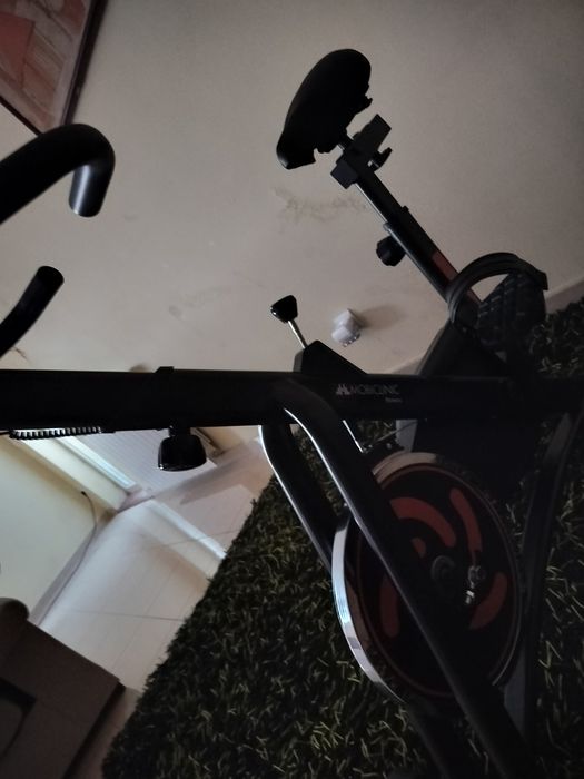 Bicicleta estática semi-profissional nova