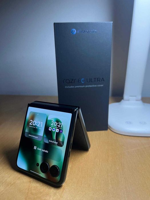 Motorola Razr 60 Ultra 16/512GB Como Novo