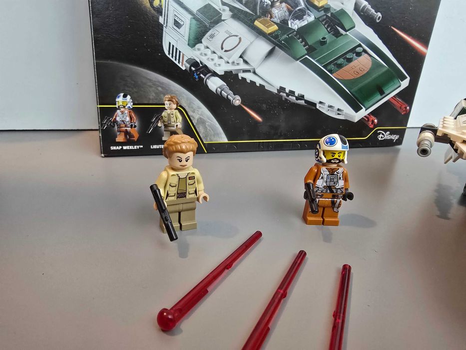 Lego Star Wars 75281 e 75248