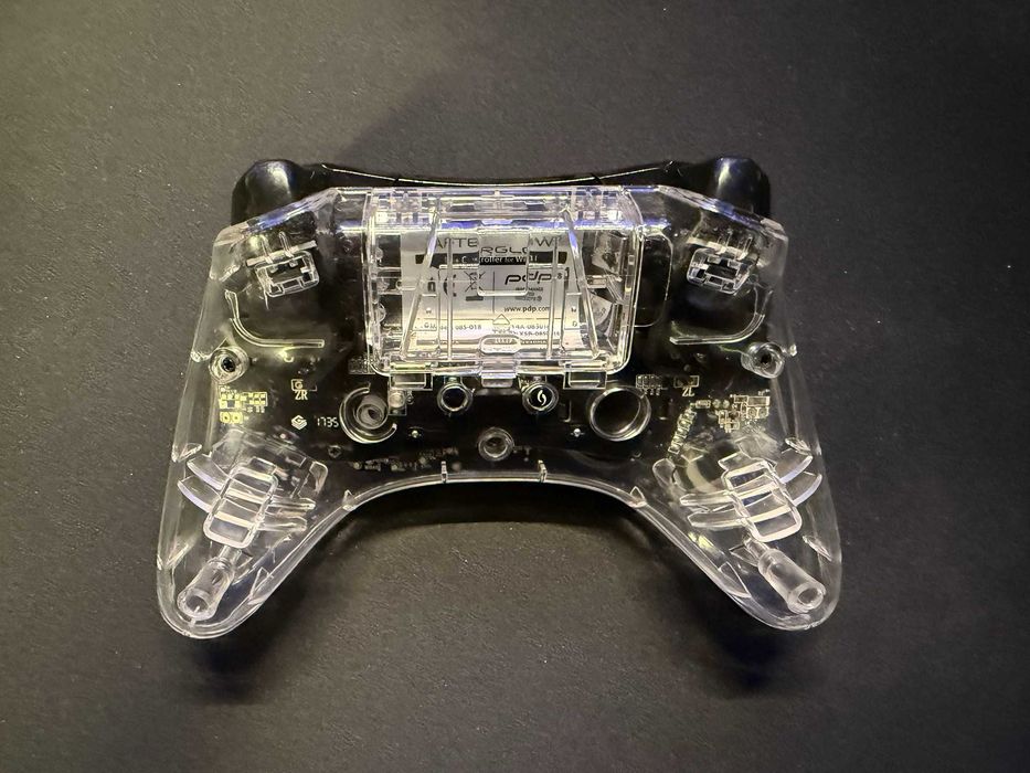 Comando Wii U - PDP Afterglow Pro (c/ Iluminação LED) - Wireless