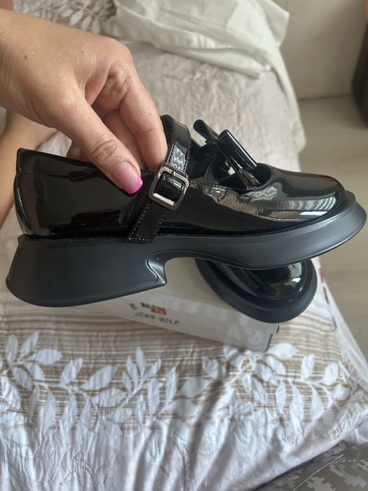 Лакові святкові туфлі взуття