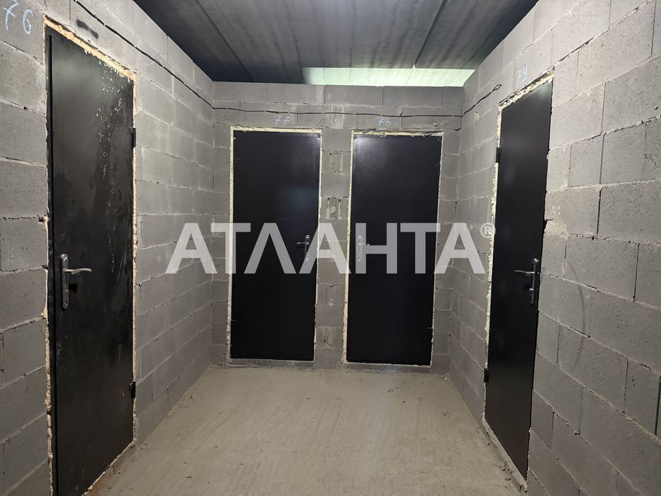 1 кімн. прост. квартира з част.ремонтом та терасою  в ЖК Емоція