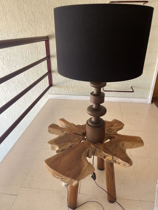 Vendo mesa madeira + candeeiro