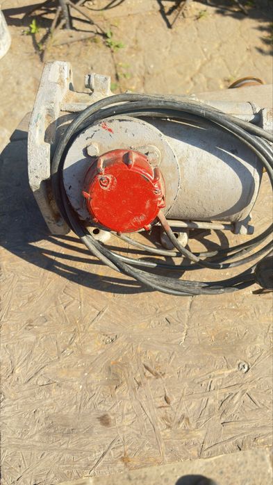 Электродвигатель 220/380 в