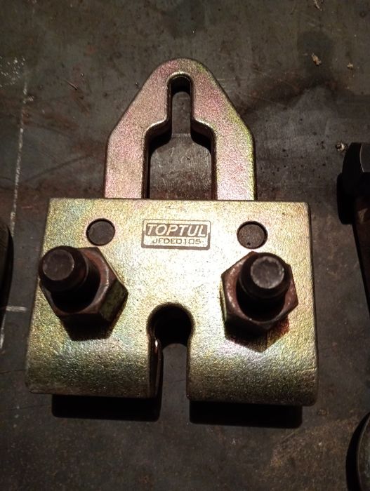 Продам рехтовочний зажим