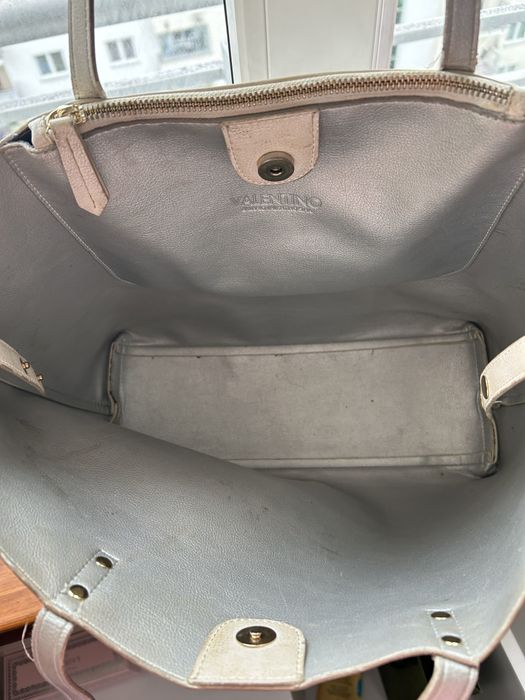 Torba Valentino logowana z kieszonka w srodku