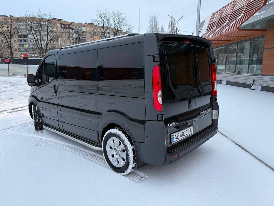 Opel Vivaro 2007 пассажир