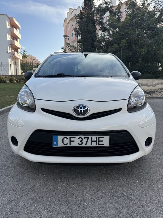 Toyota Aygo • Restyling 2013 • Ecran • Jantes Especiais • Revisado • Bem Estimado • AC