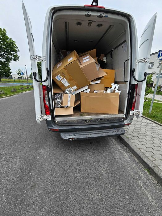 Wywóz mebli gabarytów odpadów oprożnianie mieszkań garaży transport