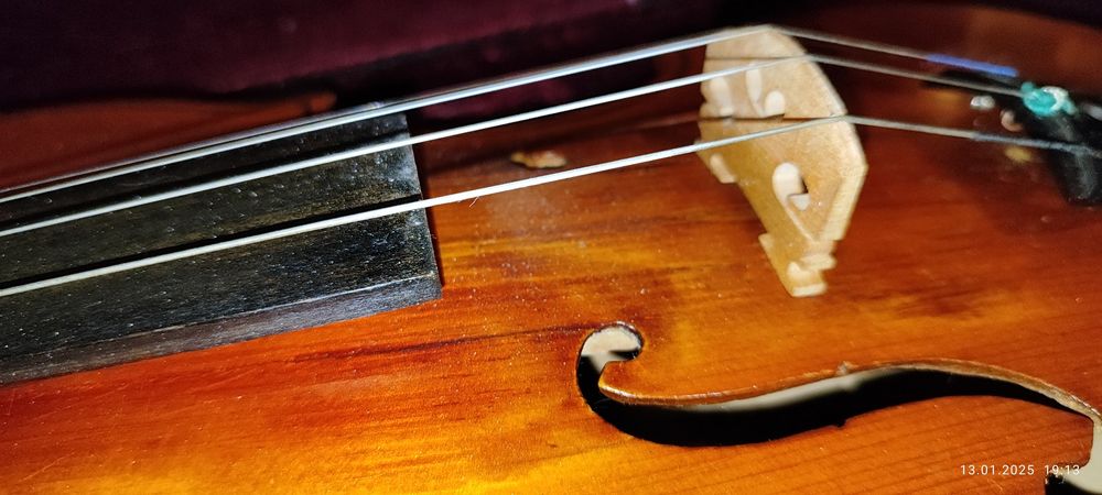 Скрипка  4/4 советская очень хорошая, смысок и футляр