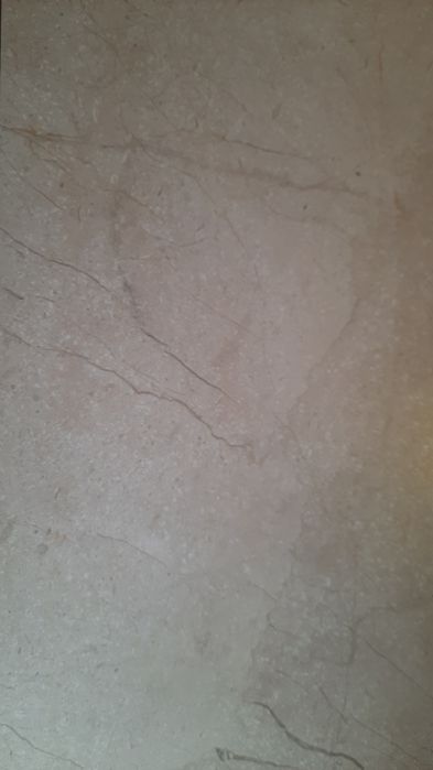 Продам два столика