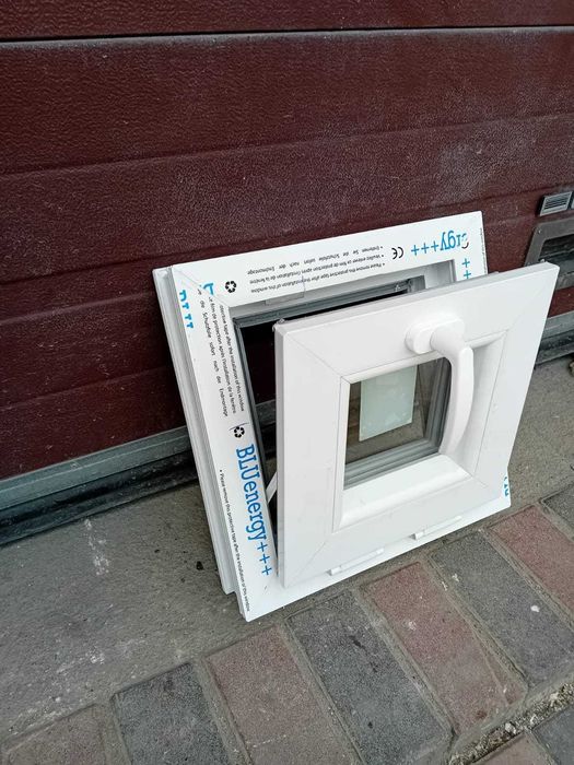 Nowe okno 40x40 małe okna białe uchylneDOWÓZ KRAJ