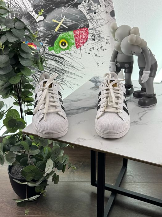 Кросівки шкіряні Adidas Superstar 42.5 розмір Е12196