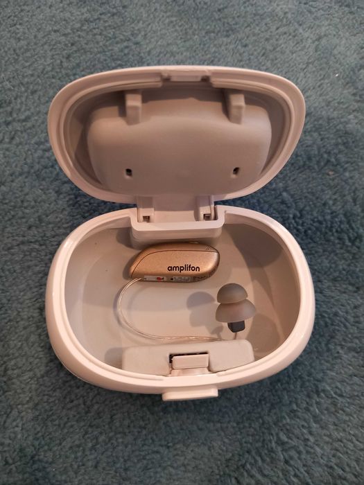 Aparelho auditivo Amplifon direito