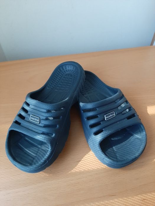 Klapki na basen Martes rozmiar 28