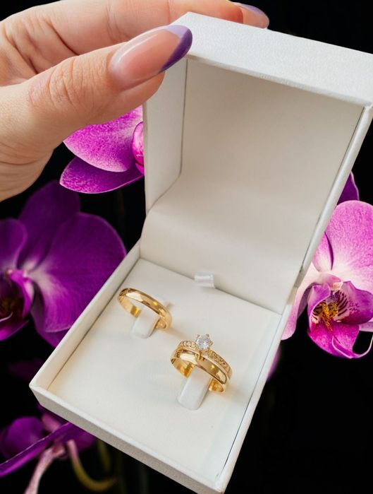 Delikatne Klasyczne Złote Obrączki Ślubne