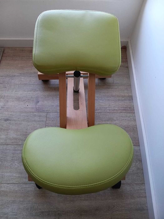 Cadeira ergonómica de joelhos