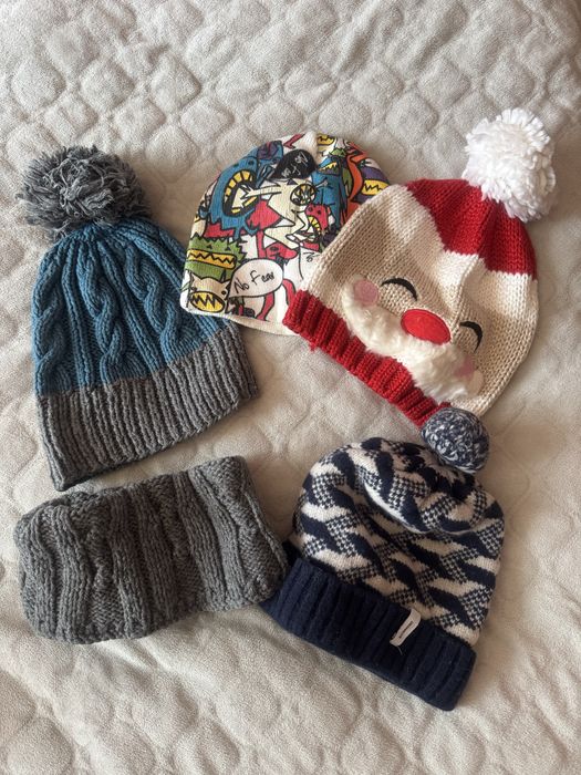 Безкоштовно, шапочки на 2-4 роки