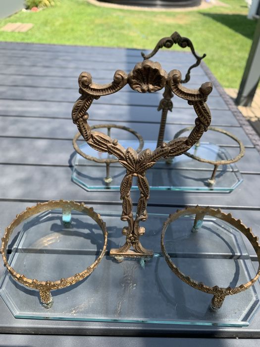 Artigos antigos.64586358734337123