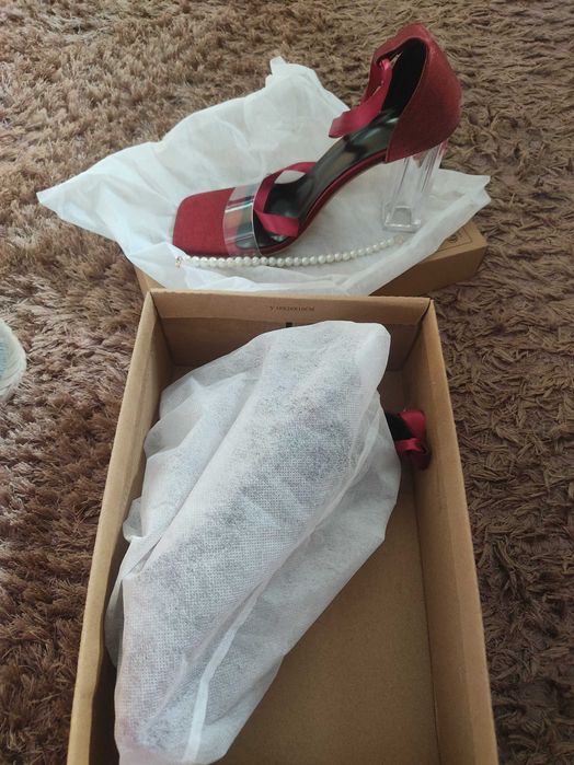 Calçado nunca usado