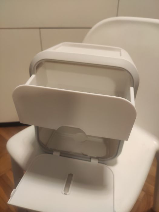 Porta papel higiénico com uma gaveta